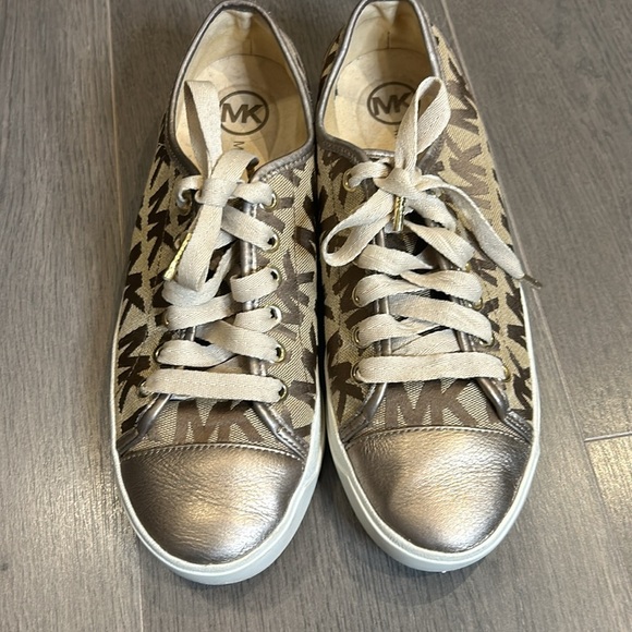 Michael Kors City Sneaker Shoe Monogram MK Lace up Gold Sneakers Women size 8 - Picture 5 of 16